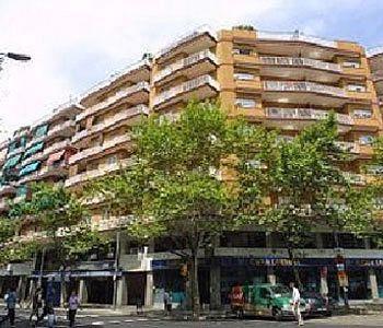Apartments Europa Barcelona Bagian luar foto
